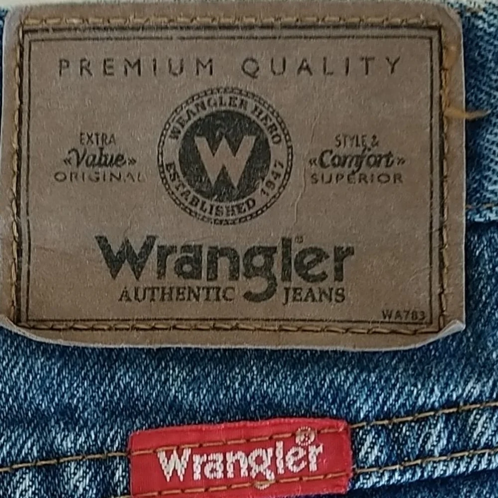 Wrangler Premium Authentic Big Size Jeans 44Wx30L - Picture 3 of 8